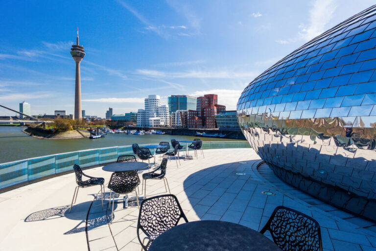 15 BEST Hostels in Dusseldorf (Insider Guide)