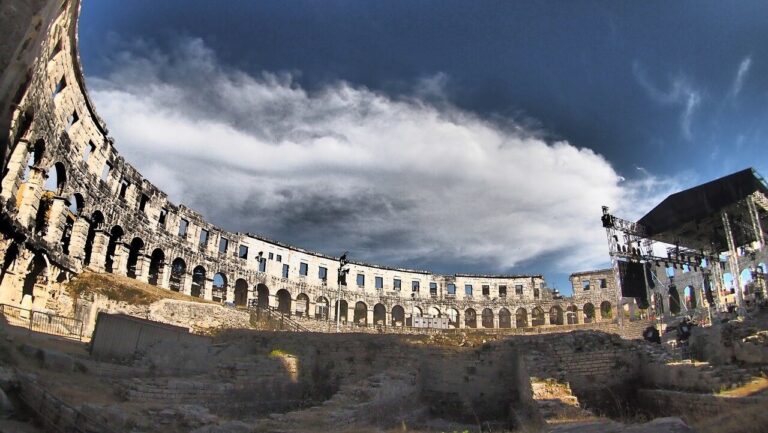 10 Best Hostels in Pula – EPIC Guide