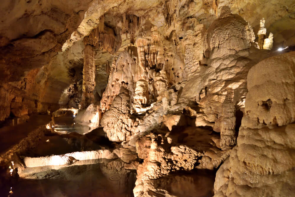 Natural Bridge Caverns