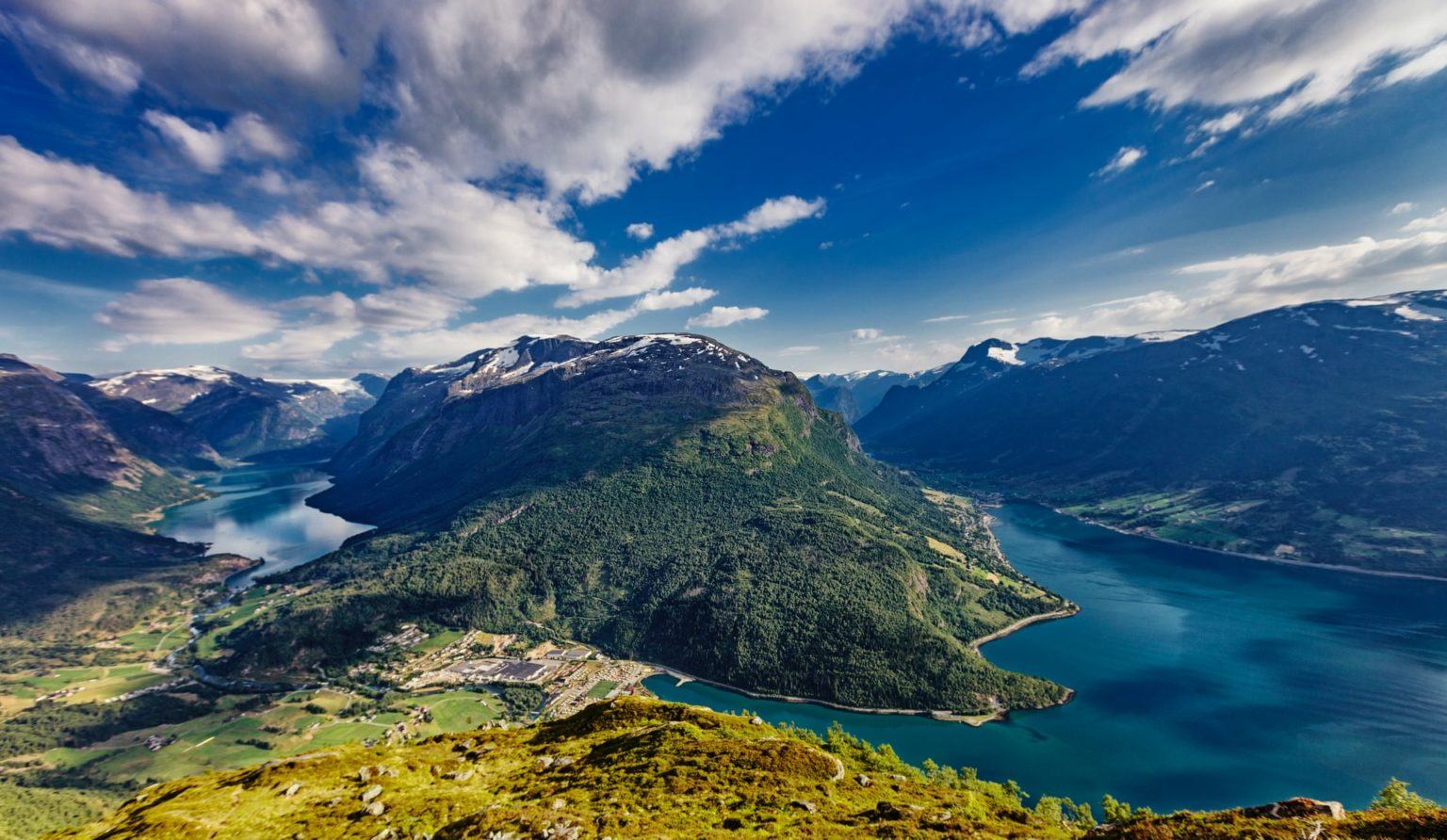 3 THRILLING Roads Trips in Norway (2024 Guide)