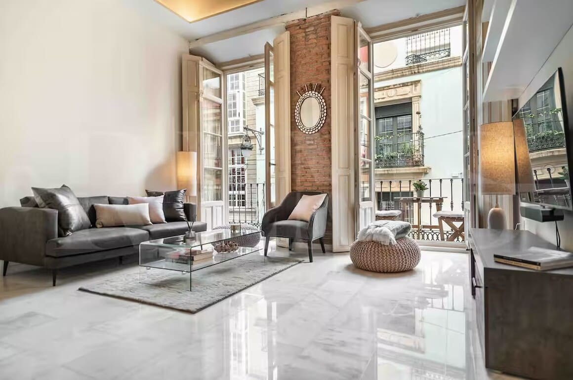 Luxurious Central Apartment
