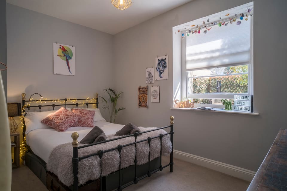 Bohemian Bedroom with Garden Bristol