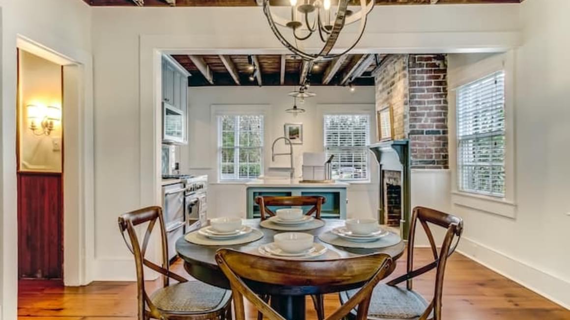 Perfectly Renovated Downtown Home, Savannah