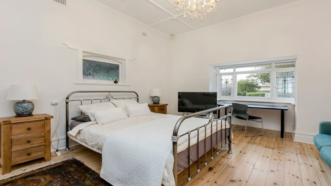 Super Comfy Ensuite Guestroom