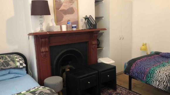 Bright private twin room, Sydney