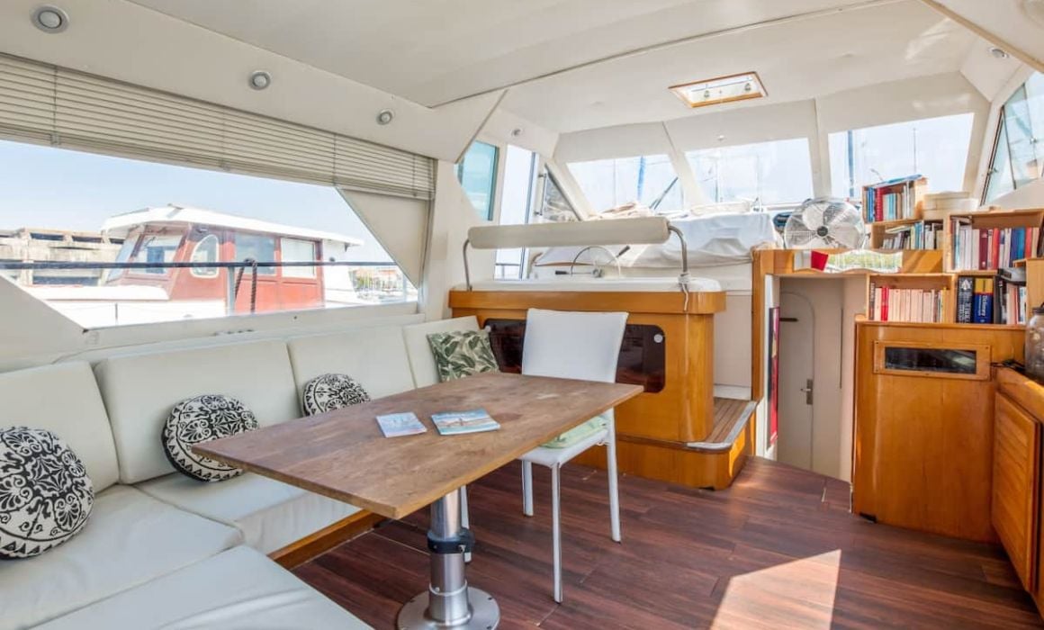 Two Bedroom Boat with terrace Bordeaux