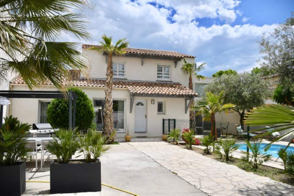 Villa with Swimming Pool Near Beach Montpellier