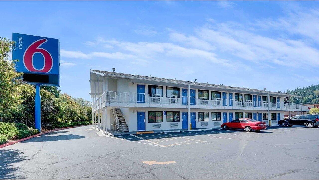 Motel 6 - cheapest budget hotel chain in the USA