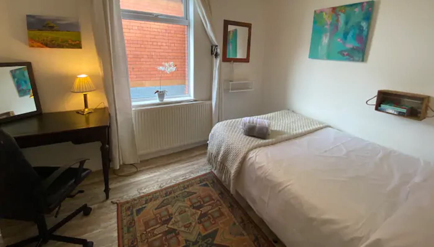 Comfy Room near Unis and Hospitals Manchester