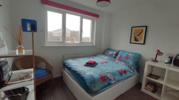 Cosy warm room for travelers, Glasgow