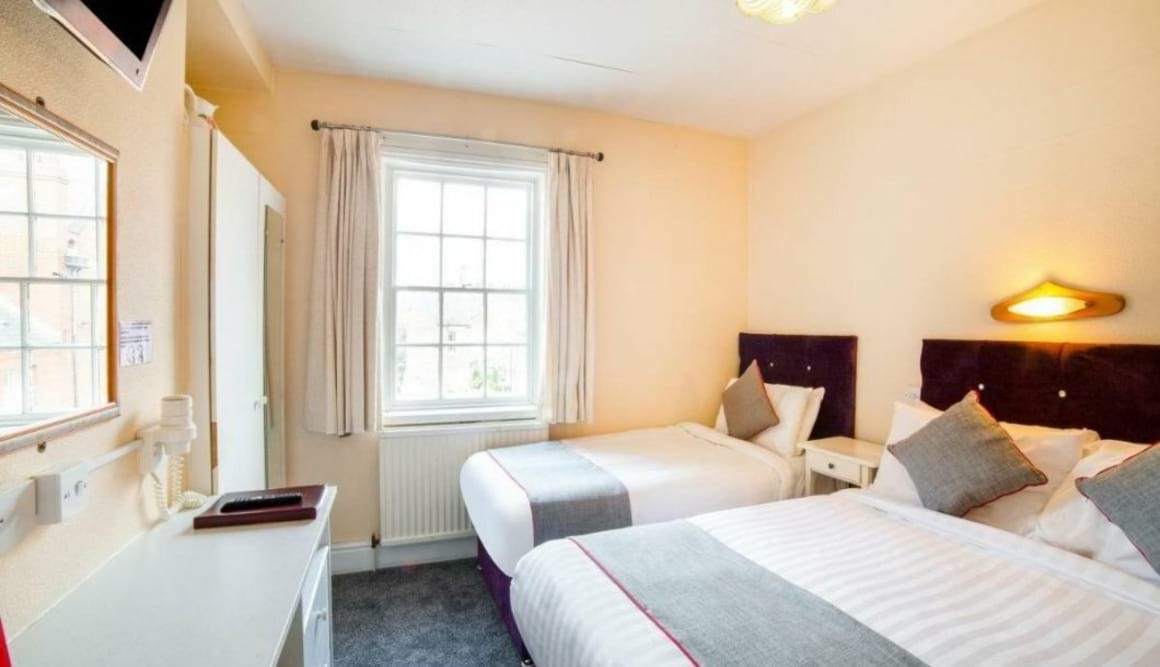 OYO-Diamonds-Inn best hostels in York