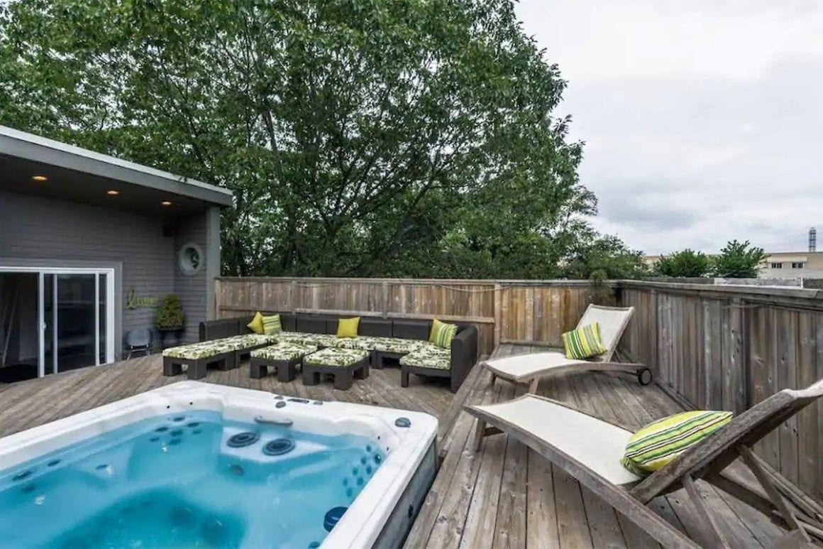 Downtown House with Patio and Hot Tub Halifax