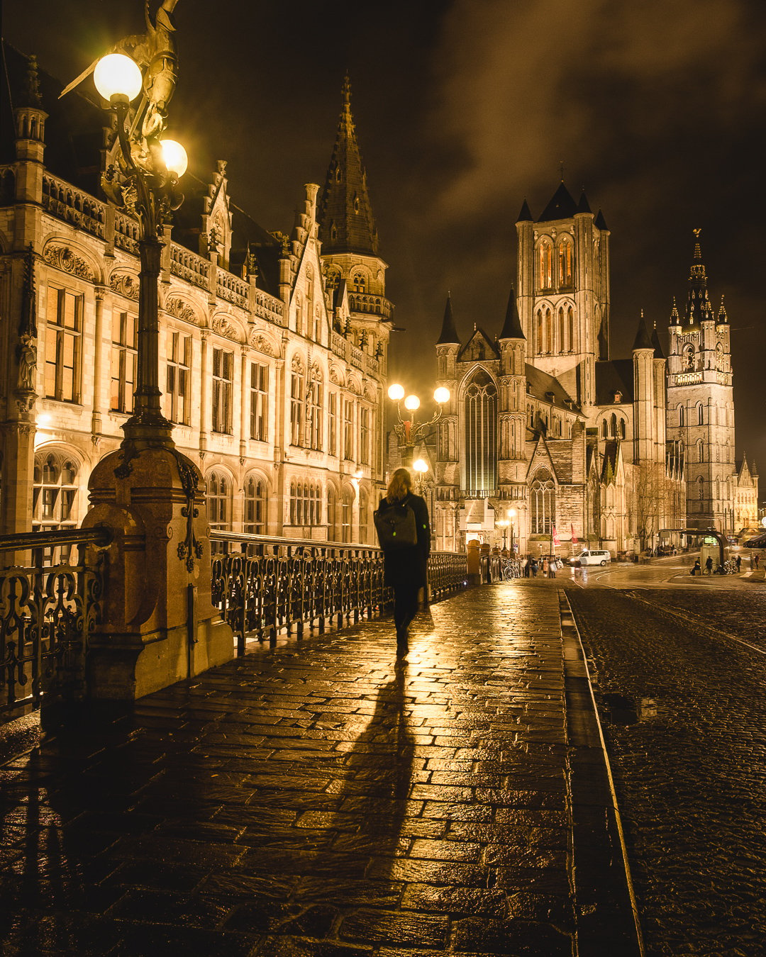 walking around ghent at night