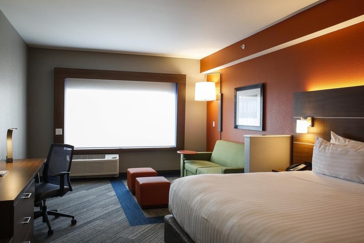 Holiday Inn Express and Suites, Louisville KY