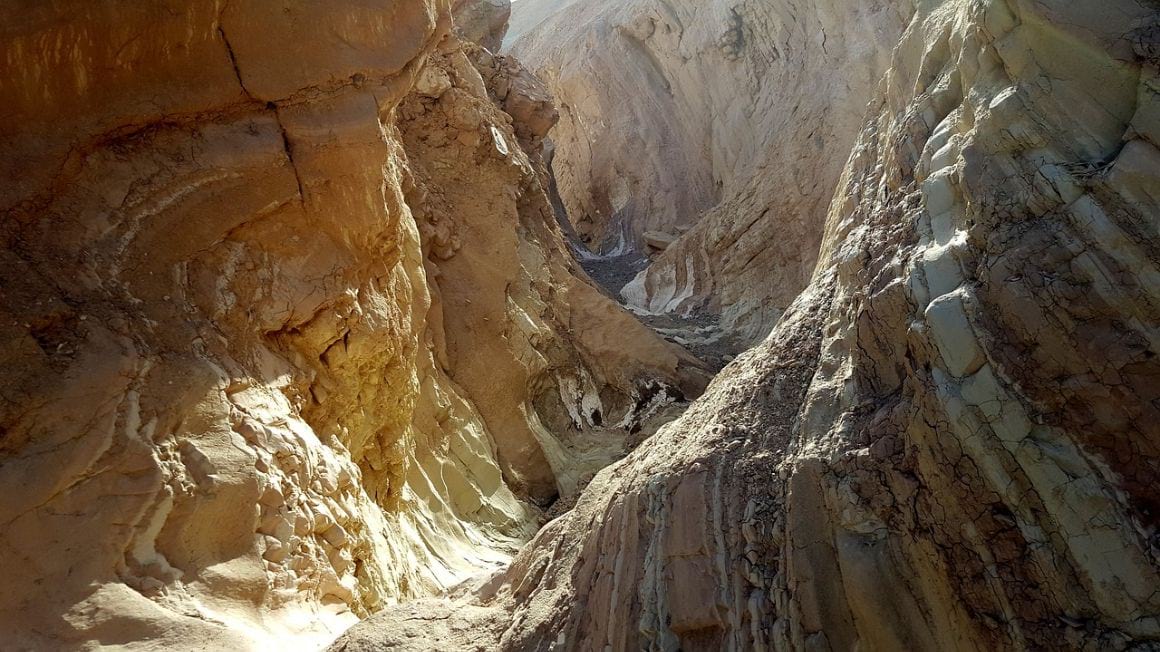 Mosaic Canyon Trail - Must-Visit Hike in Death Valley National Park