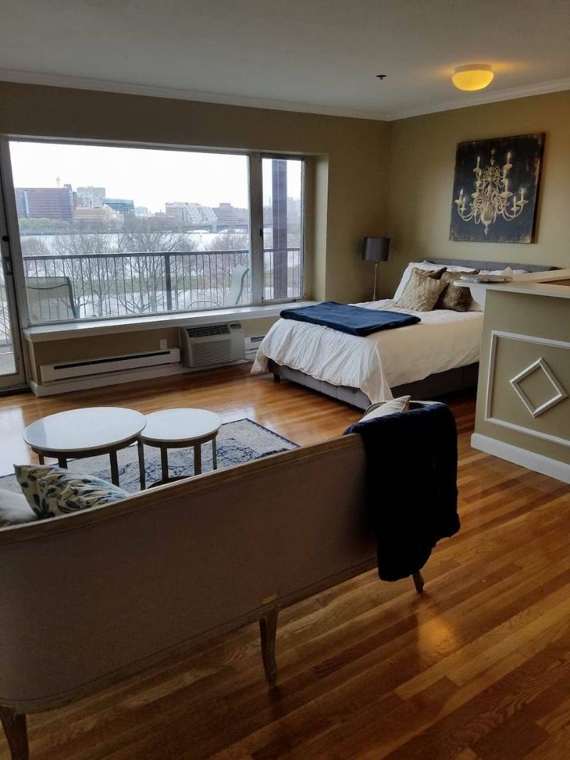 Remodeled Studio in Back Bay, Boston