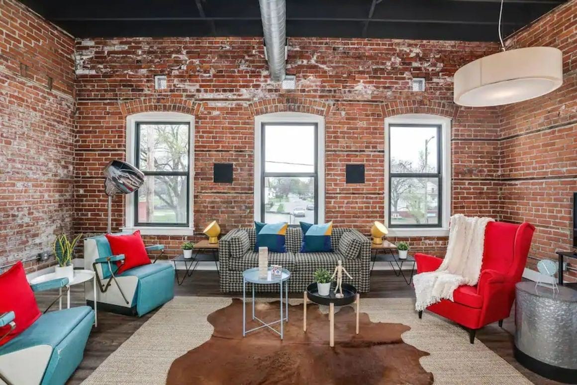 Stunning huge vintage loft Detroit