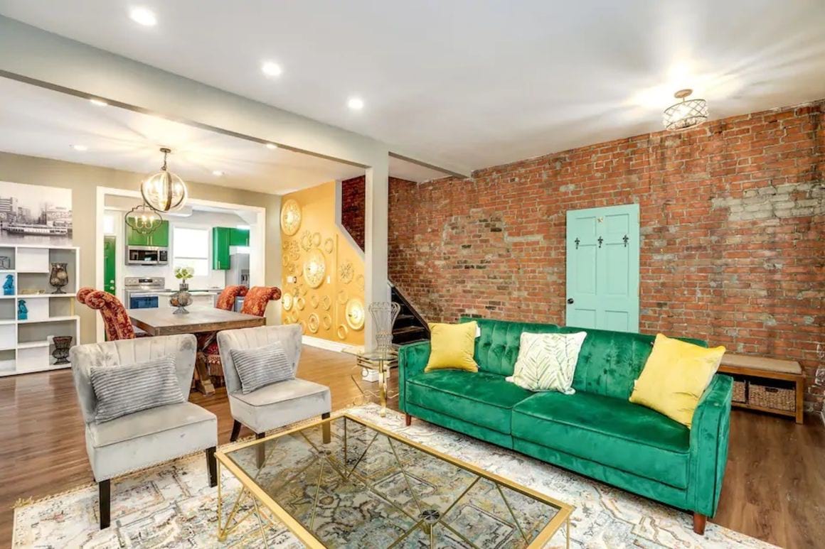 Treat yourself! Four bedroom townhouse Detroit