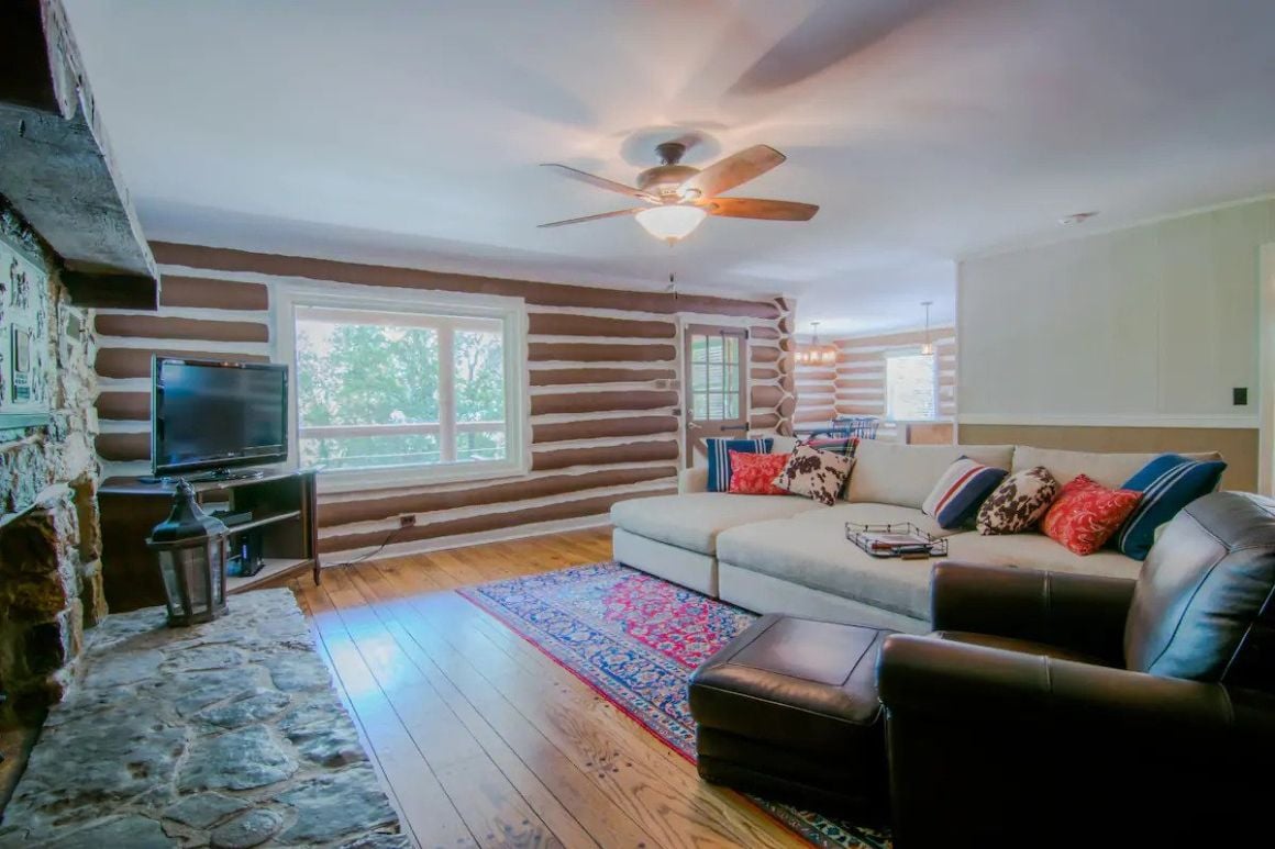 North Nashville Log Cabin