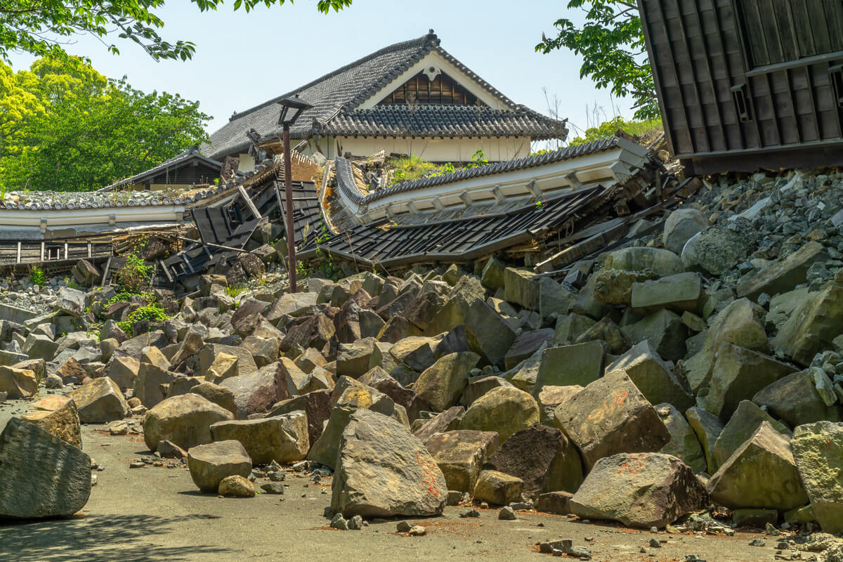 Earthquake damage done to a famous castle in Japan