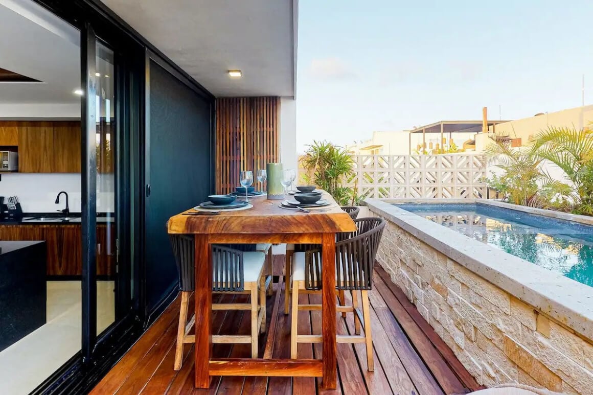 Penthouse w/ Hot Tub & Pool