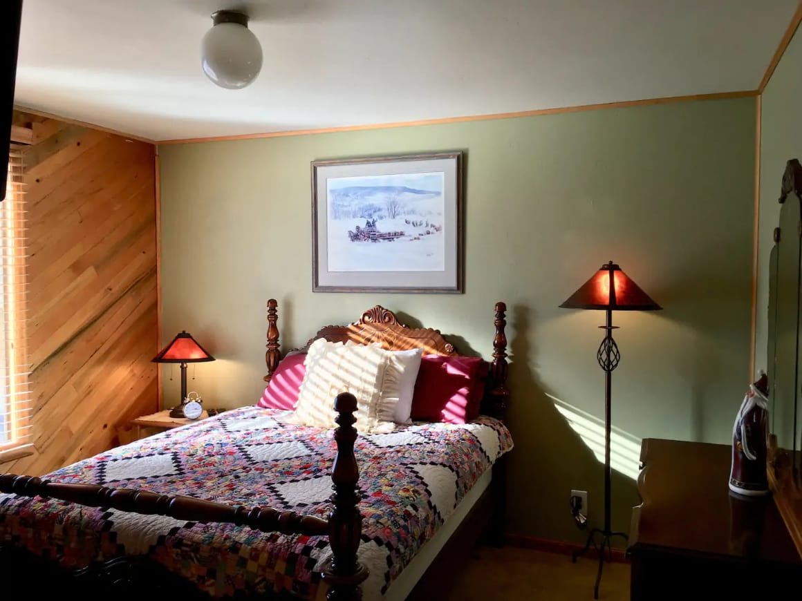 Charming Downtown Room, Steamboat Springs