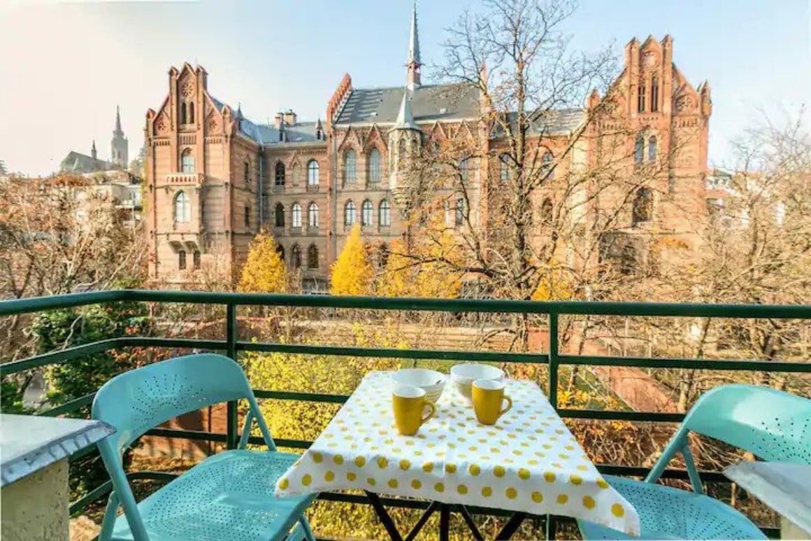 Studio Apartment with Balcony