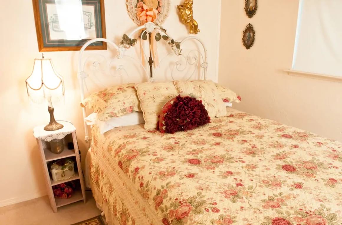 Bedroom in Private Mariposa Cottage, Yosemite