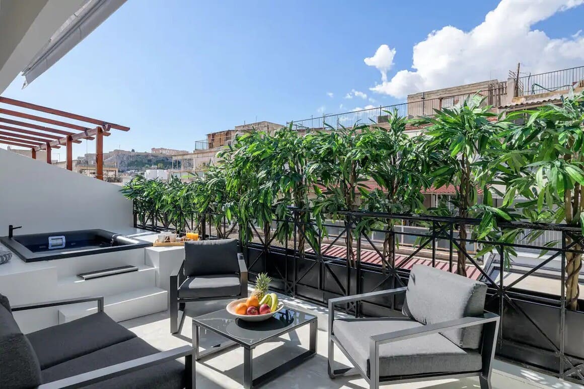 Penthouse with View & Jacuzzi