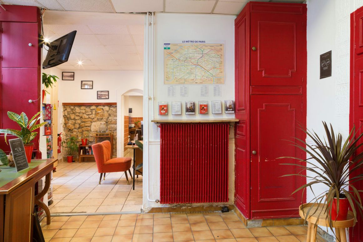 Untalented Cheap Paris Hostel 1