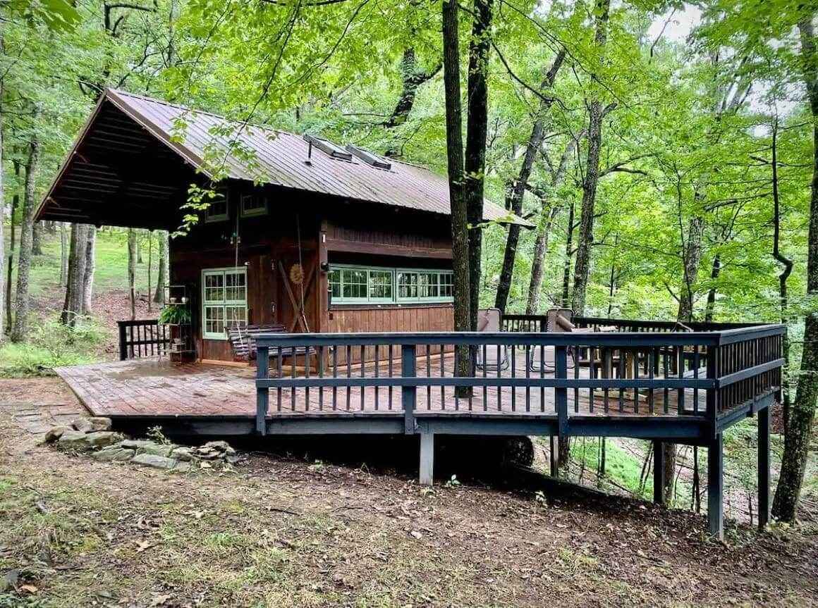 Easygoing Potomac River Cabin (1)