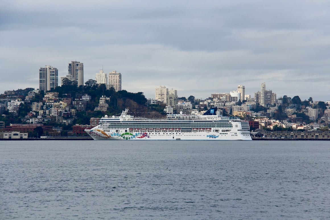 Embark on a Relaxing Cruise of the Bay