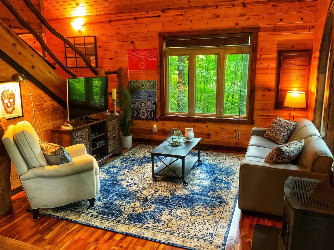 Tanzanite Cabin, Kentucky