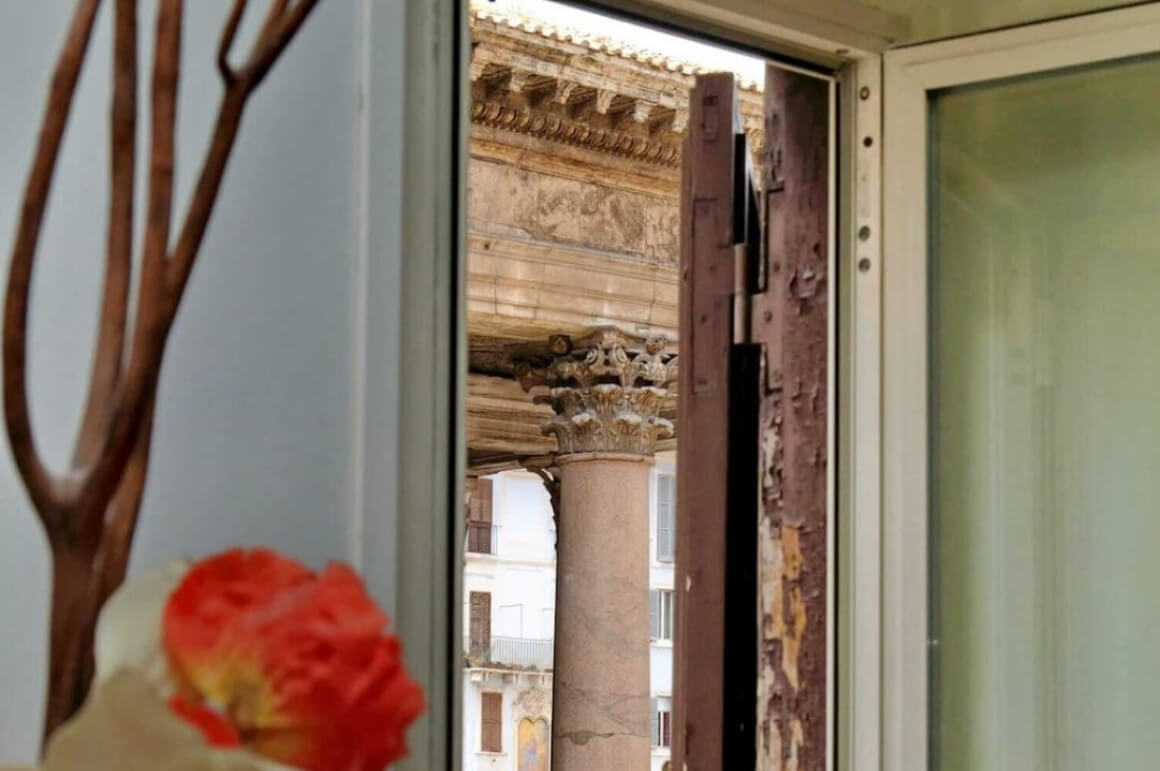 See the Pantheon from your Window