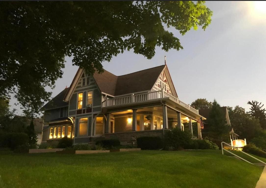 Astor House