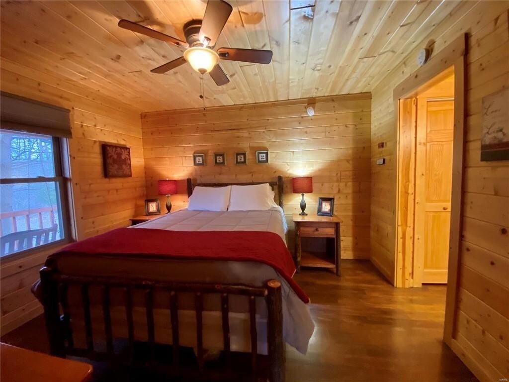 Couples Retreat Cabin