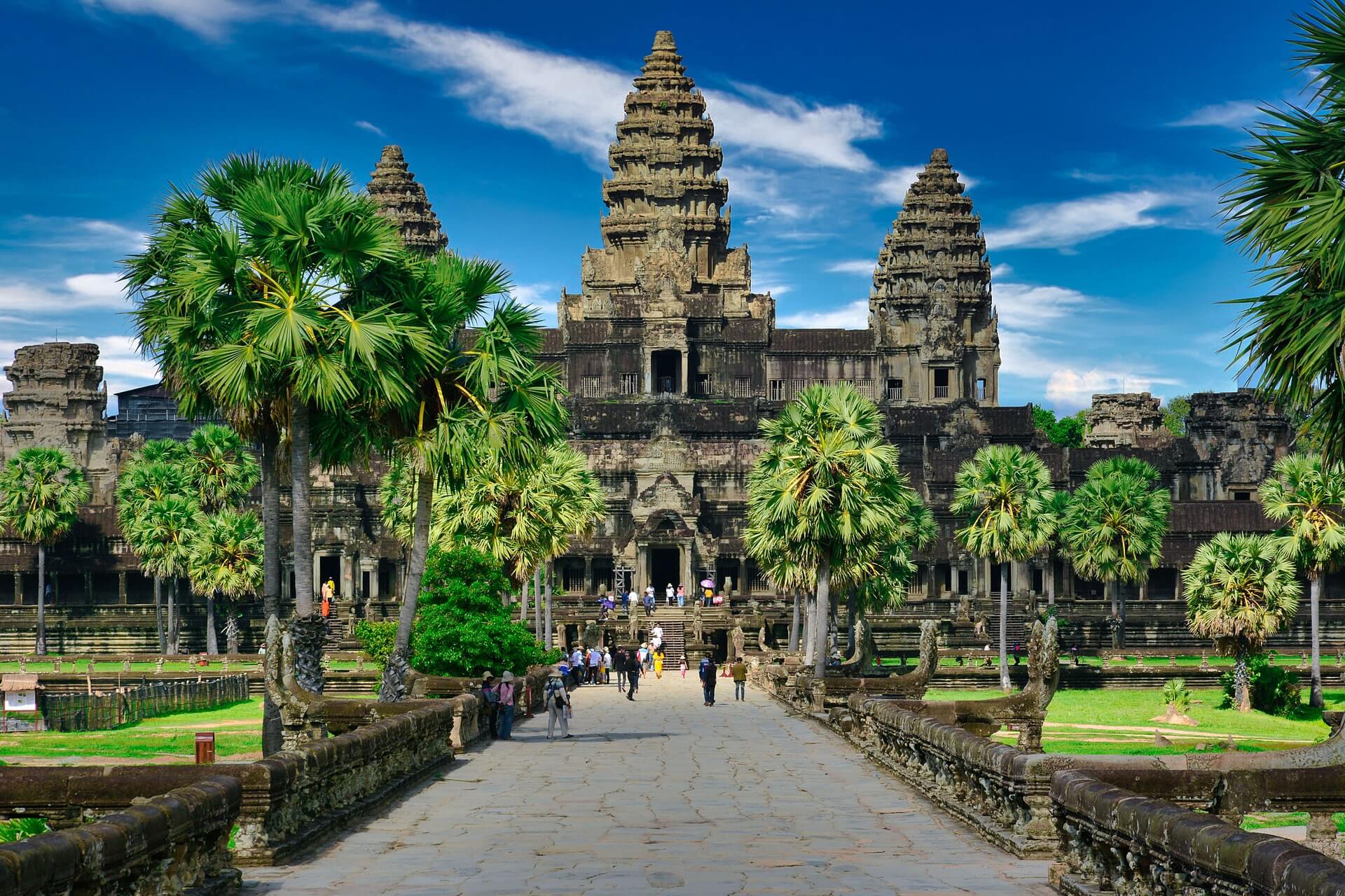 angkor wat front view cambodia