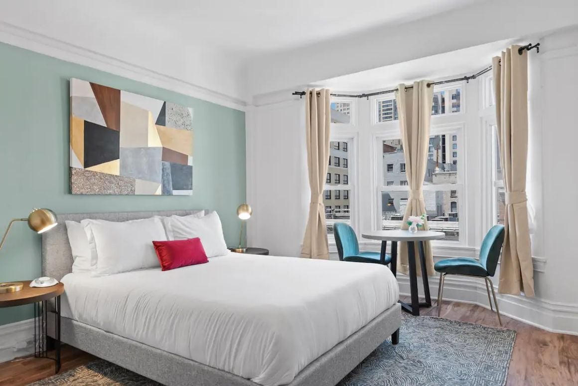 Private room short in proximity to Union Square