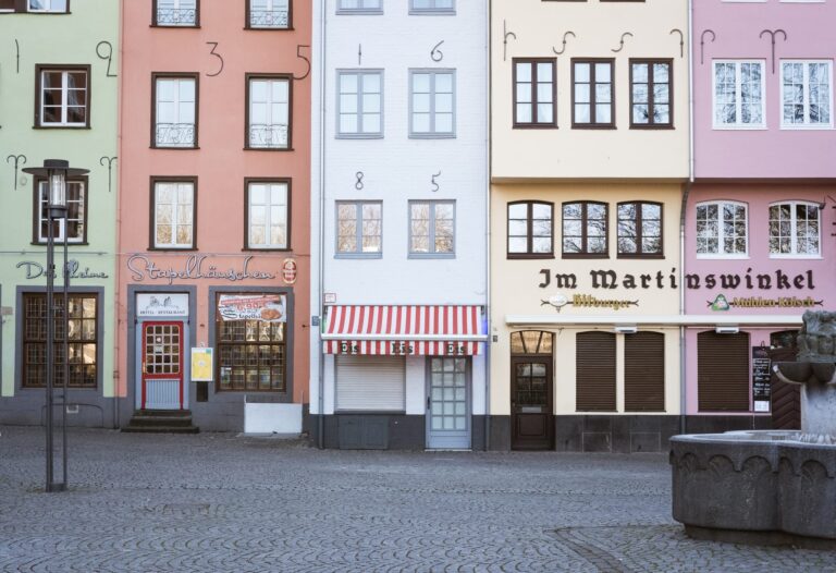 10 INCREDIBLE Hostels in Cologne (Insider Guide!)