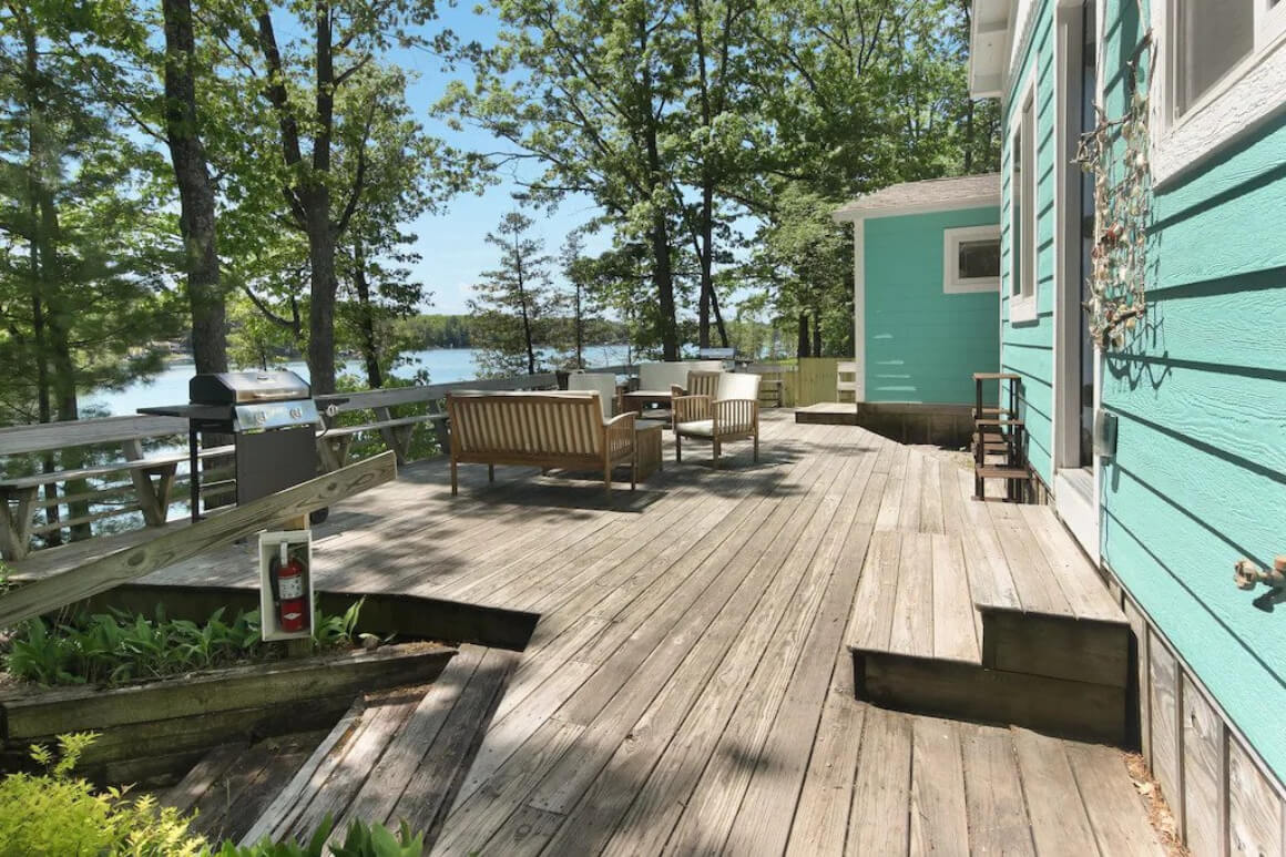 Colorful Cabin with Large Open-Air Deck