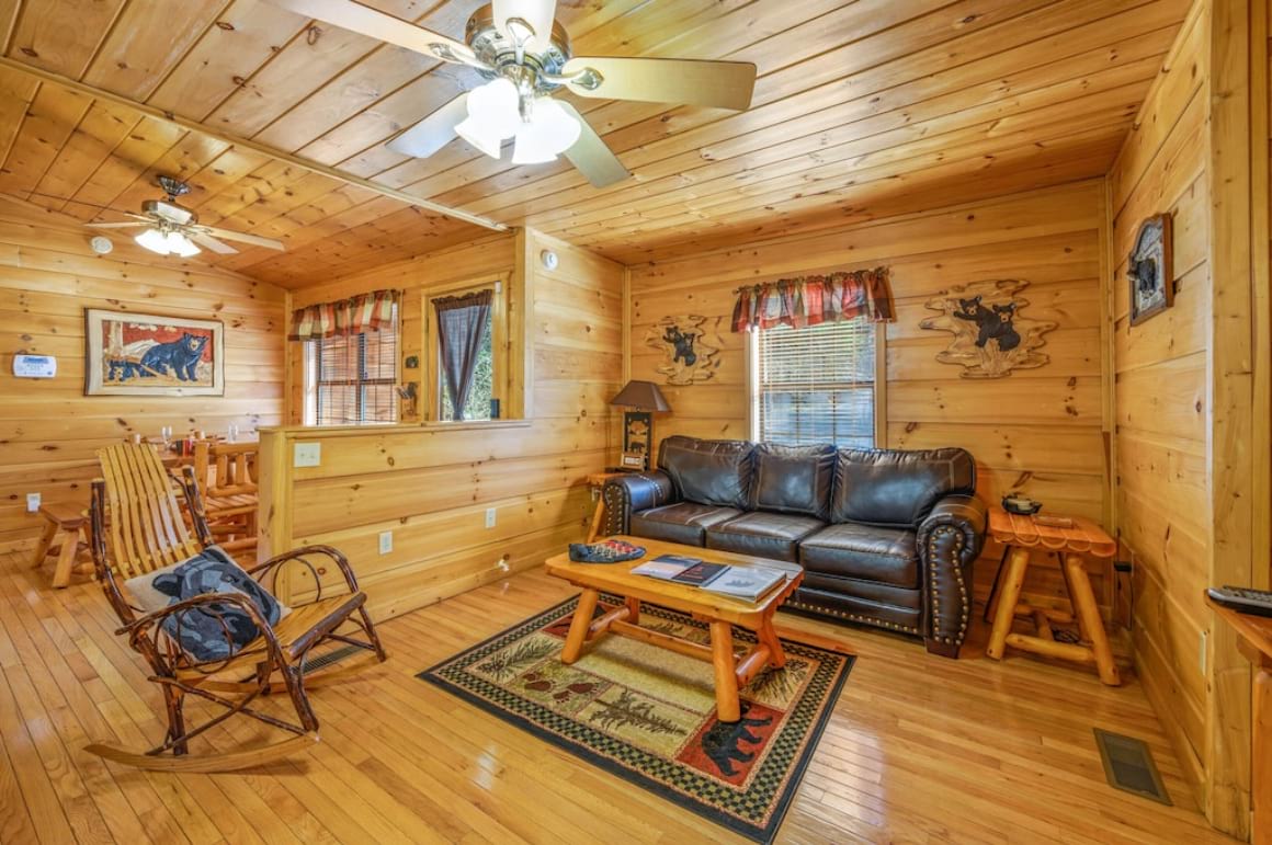 Cozy Cabin in Pigeon Forge