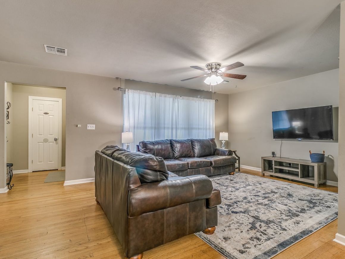 Cozy Updated House in Perfect Location Oklahoma city