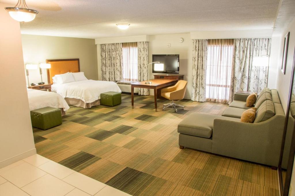 Hampton Inn Suites Albany