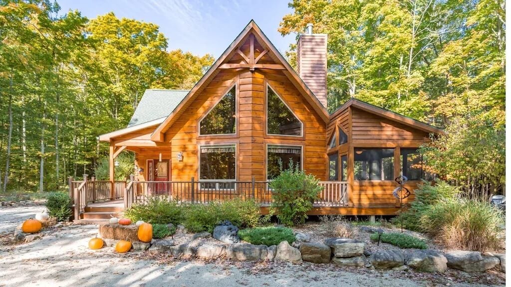 Hand-hewn Log Cabin in Secluded Location