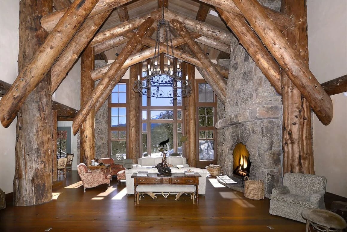 Luxurious Medieval Alpine Lodge for 16