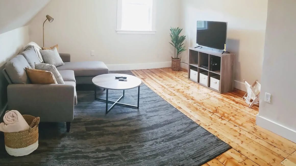Quiet and Cozy Apartment in Downtown Salem