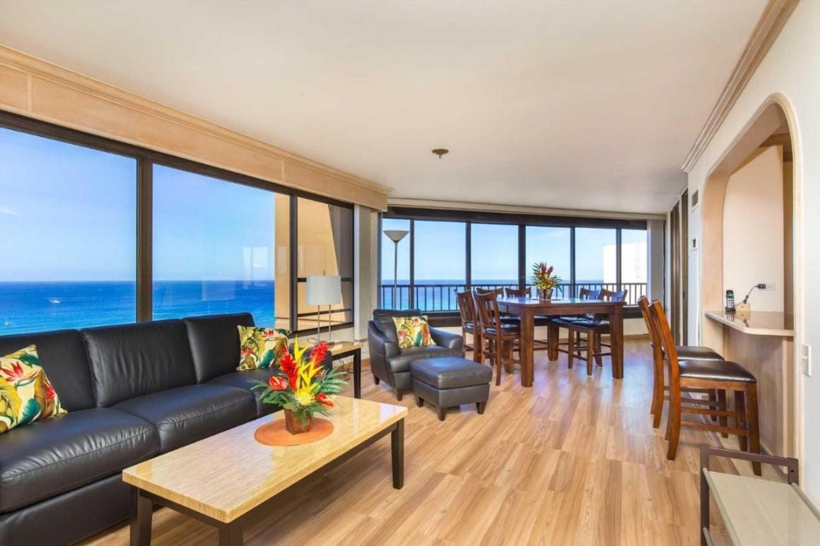 2 Bed Condo with Panoramic Ocean Views