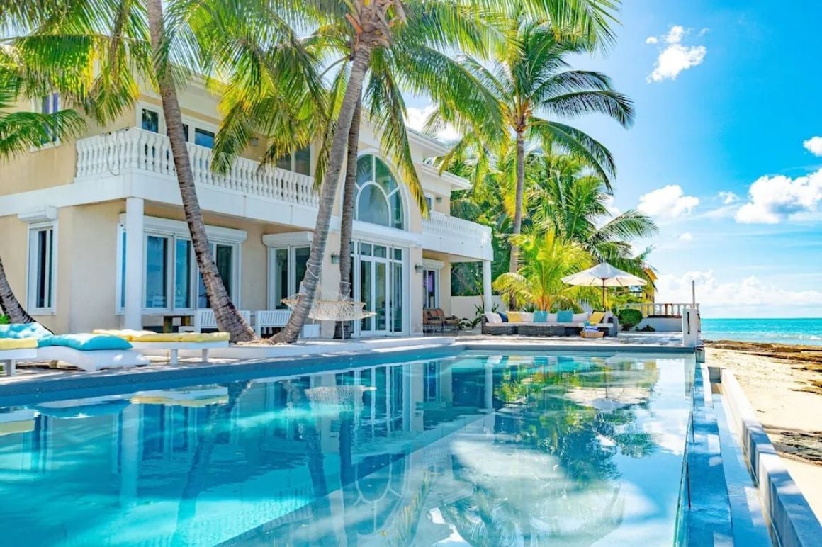 4 Bed Beach Villa with Huge Pool Bahamas