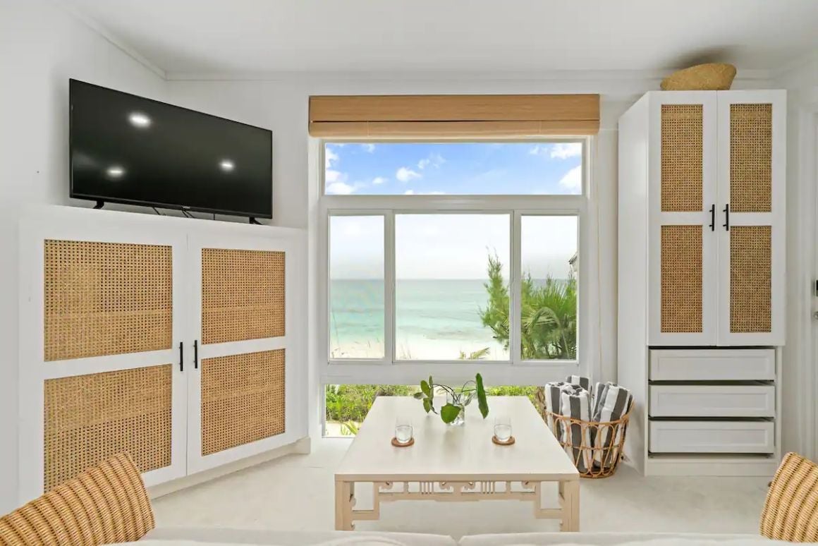 Bright and Contemporary Beach Studio Bahamas