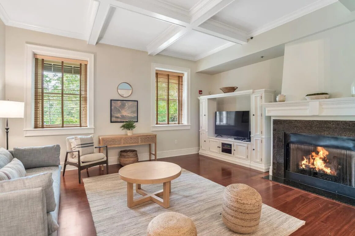 Classic Contemporary 2 Bed Condo